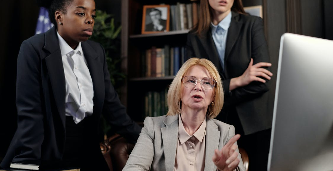 female lawyers looking at the computer screen